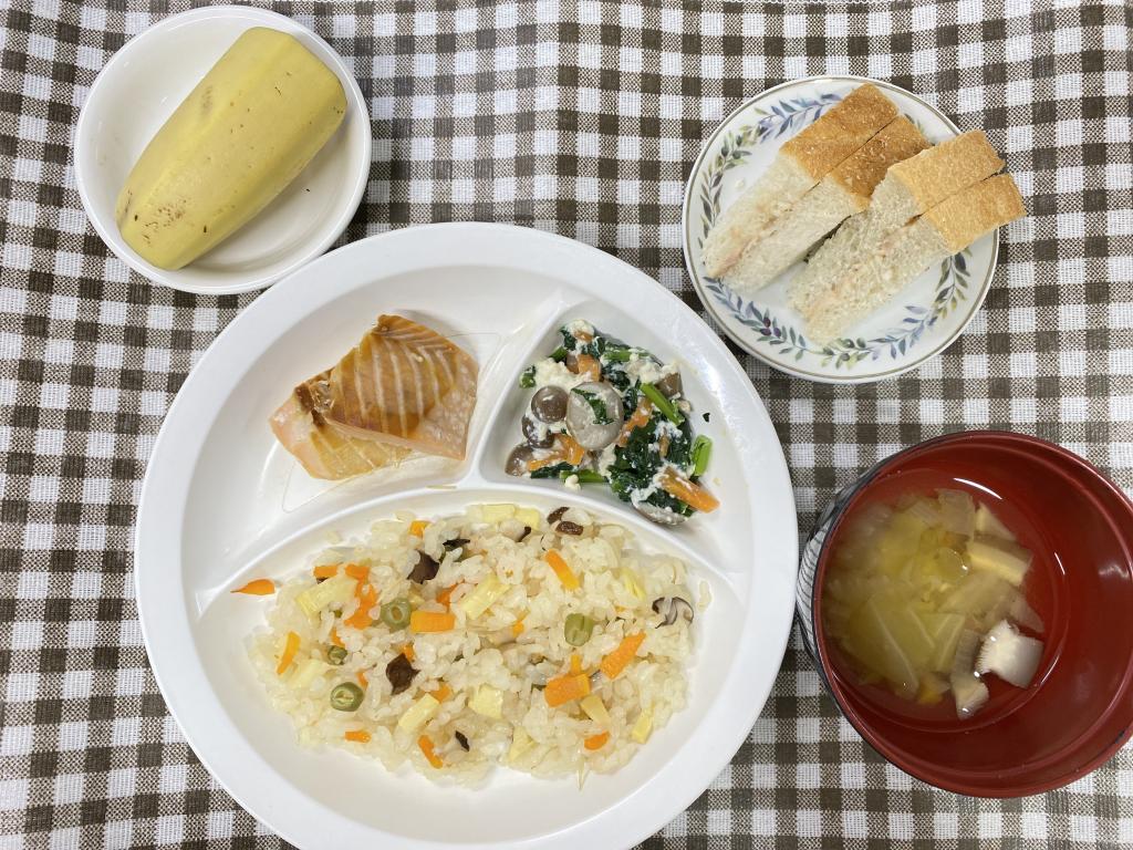 本日のお給食・おやつ