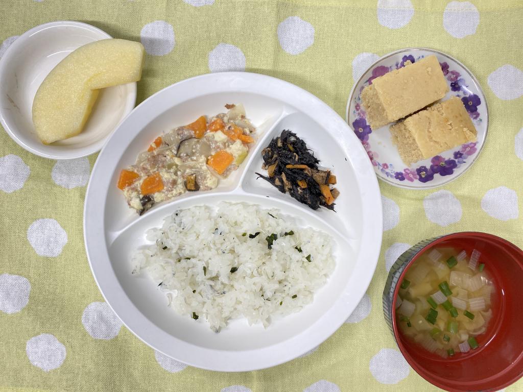 本日のお給食・おやつ