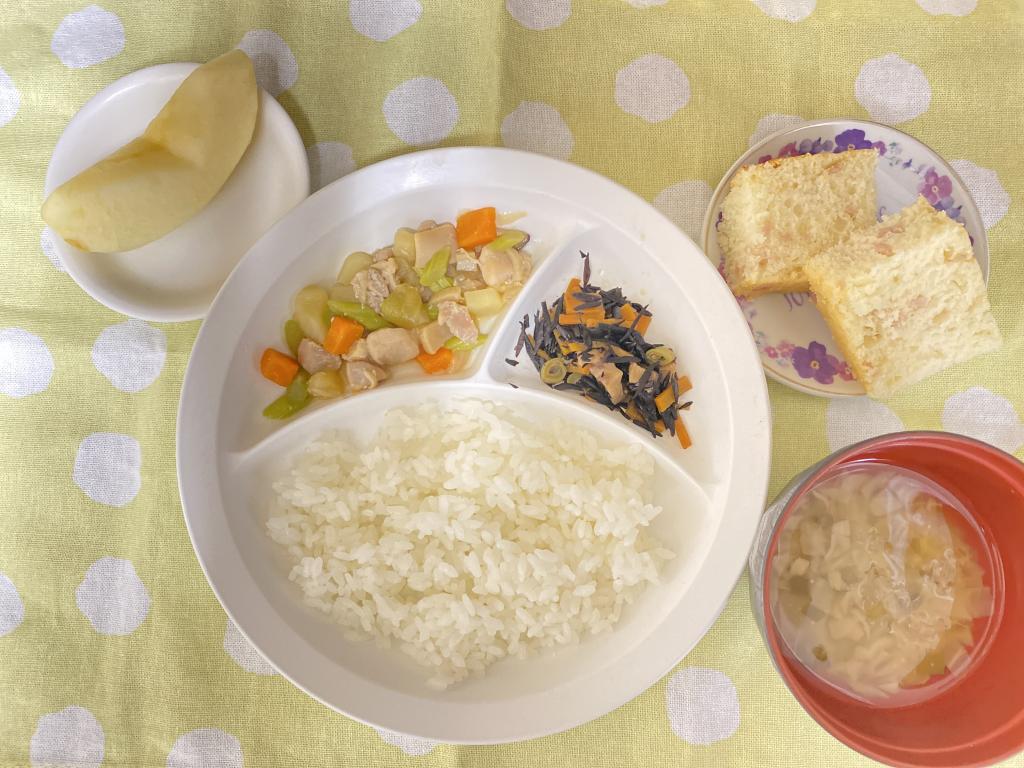 本日のお給食・おやつ