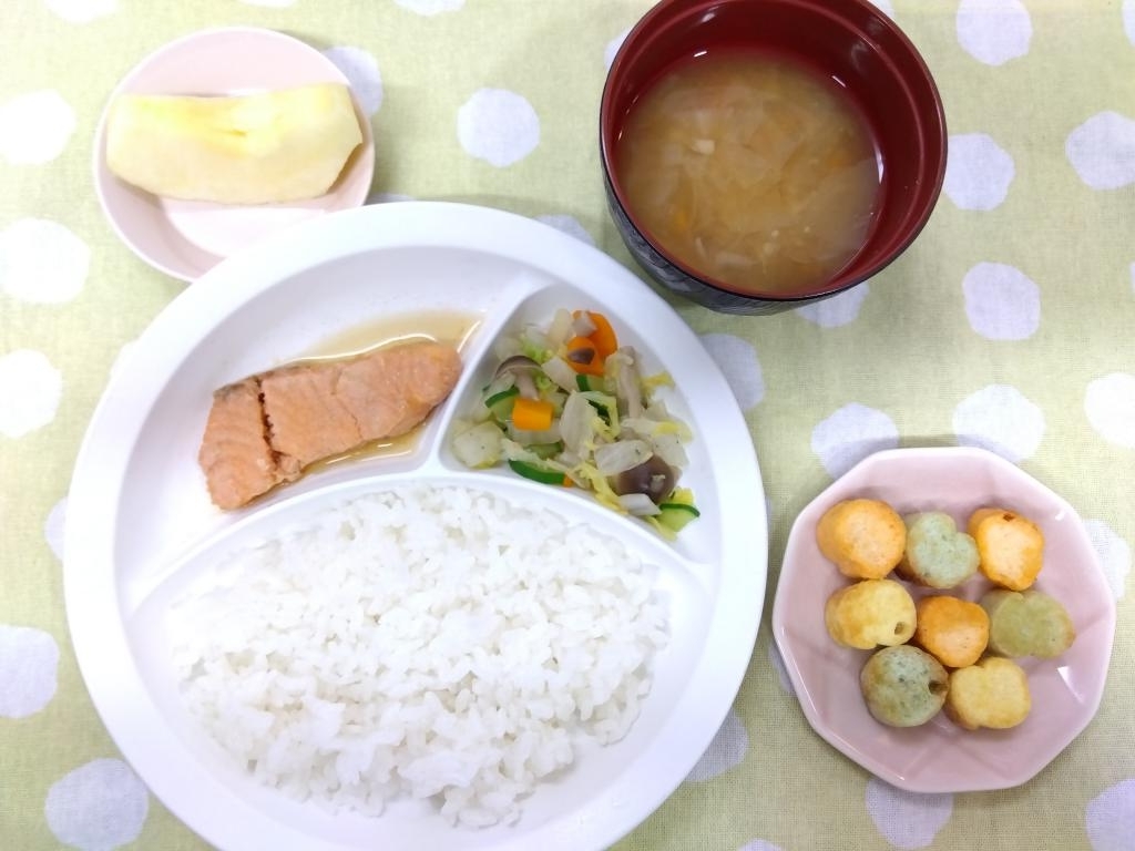 本日のお給食・おやつ