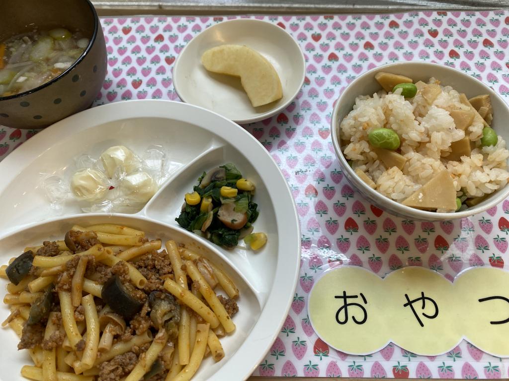 本日のお給食・おやつ