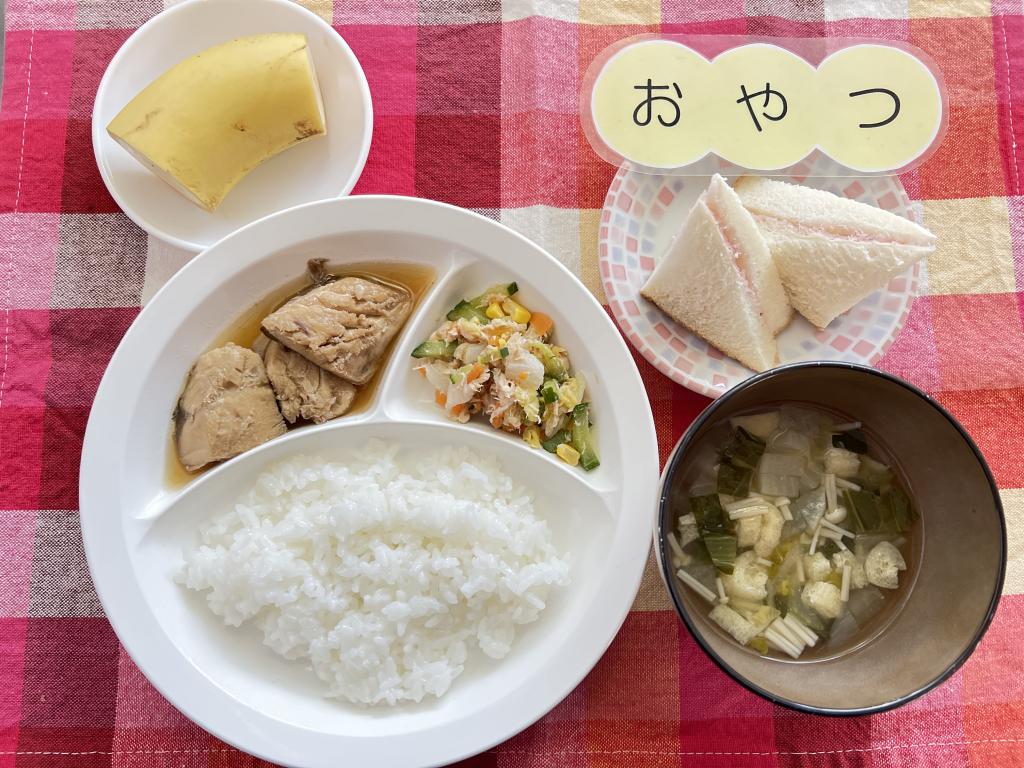 本日のお給食・おやつ