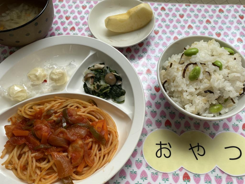 本日のお給食・おやつ