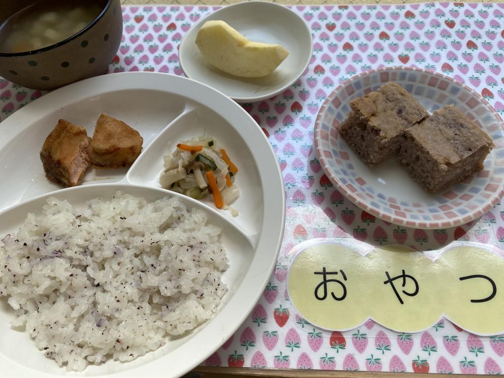 本日のお給食・おやつ