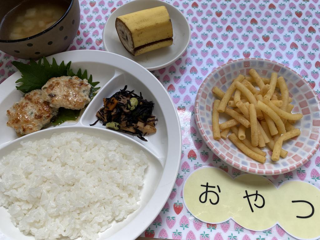 本日のお給食・おやつ