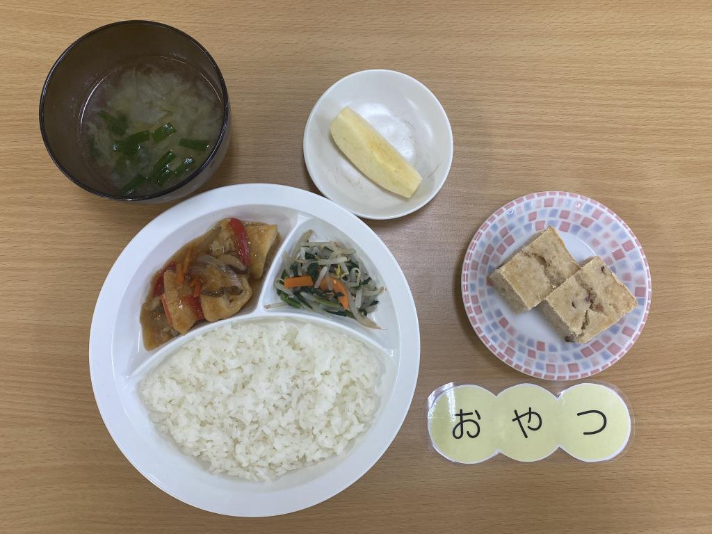 本日のお給食・おやつ