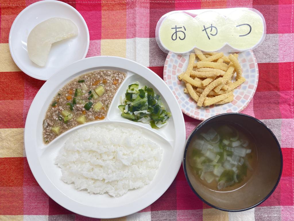 本日のお給食・おやつ