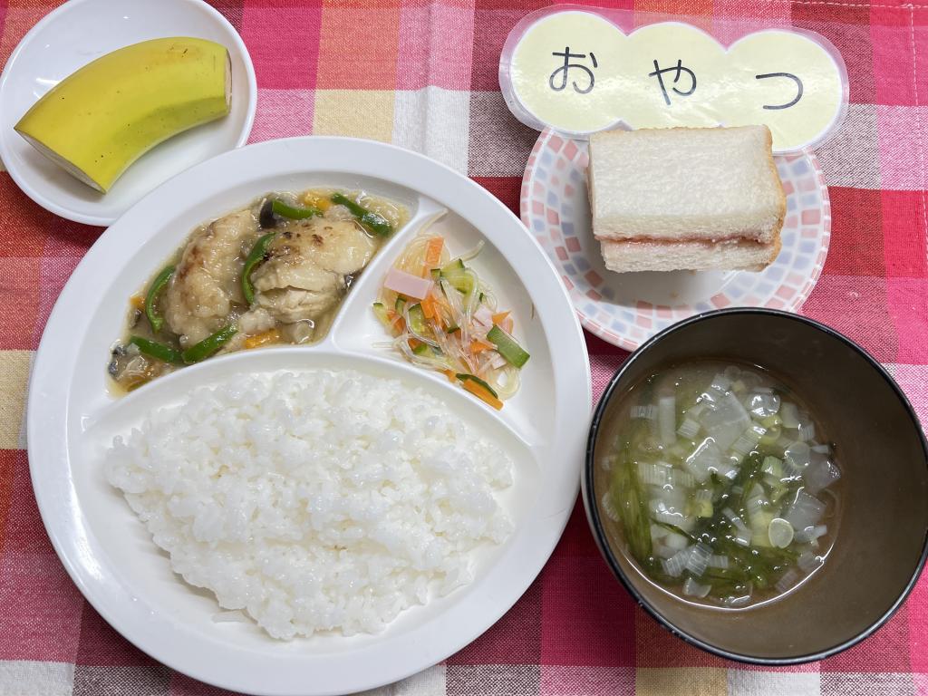 本日のお給食・おやつ