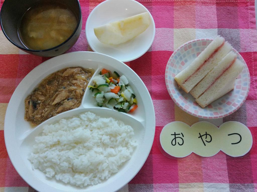 10/2 本日のお給食・おやつ