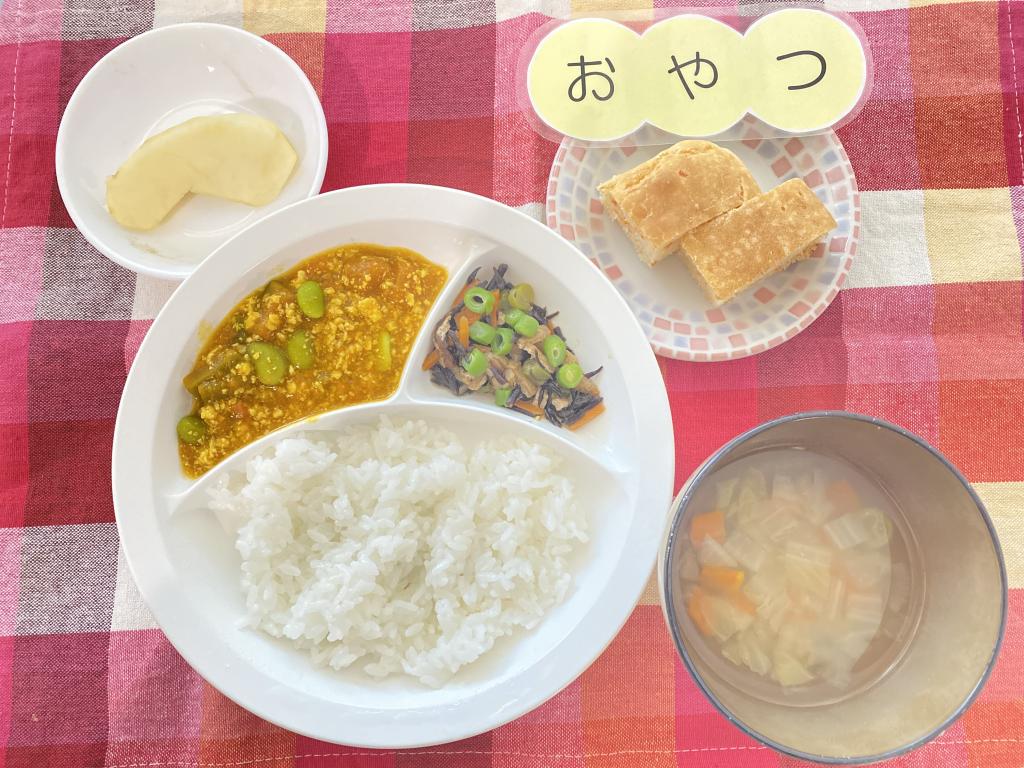 本日のお給食・おやつ