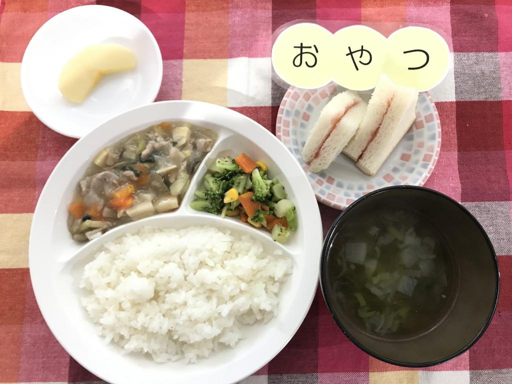 今日のお給食・おやつ