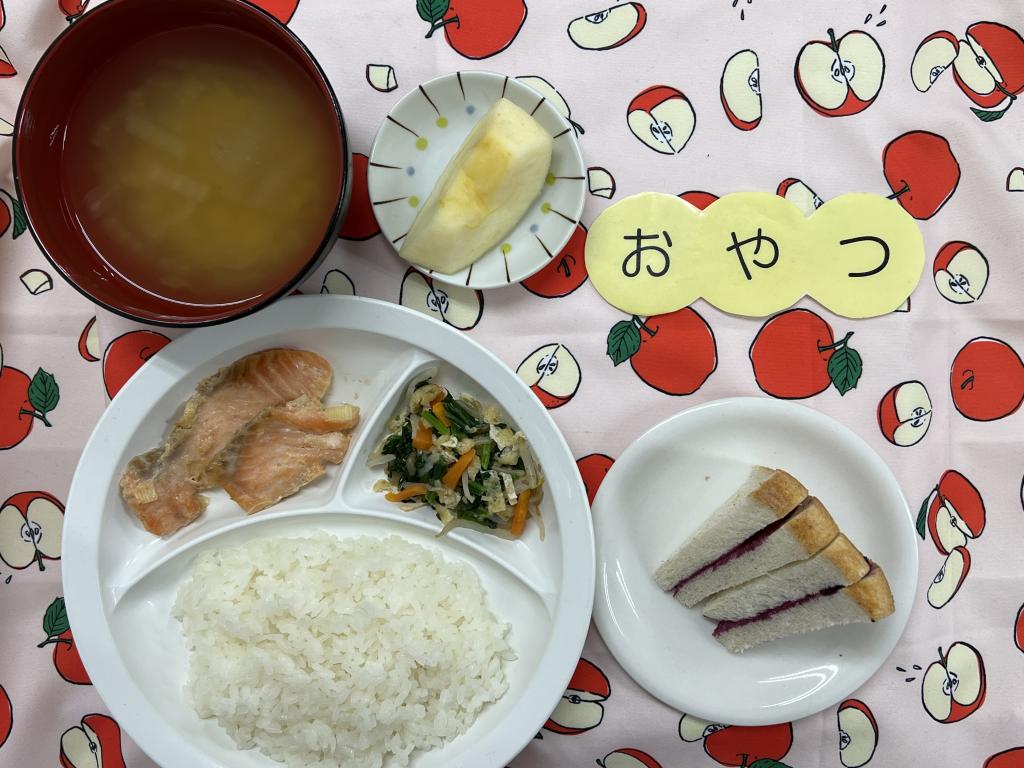 給食