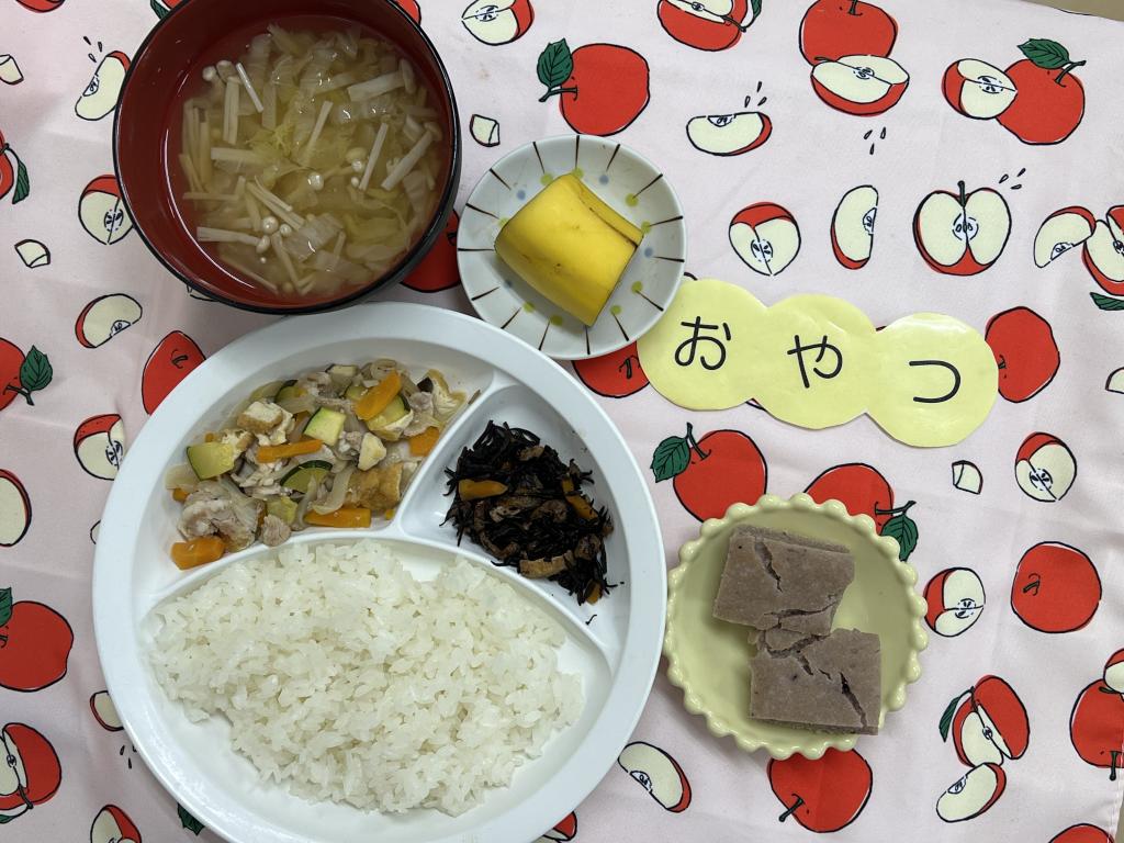 給食