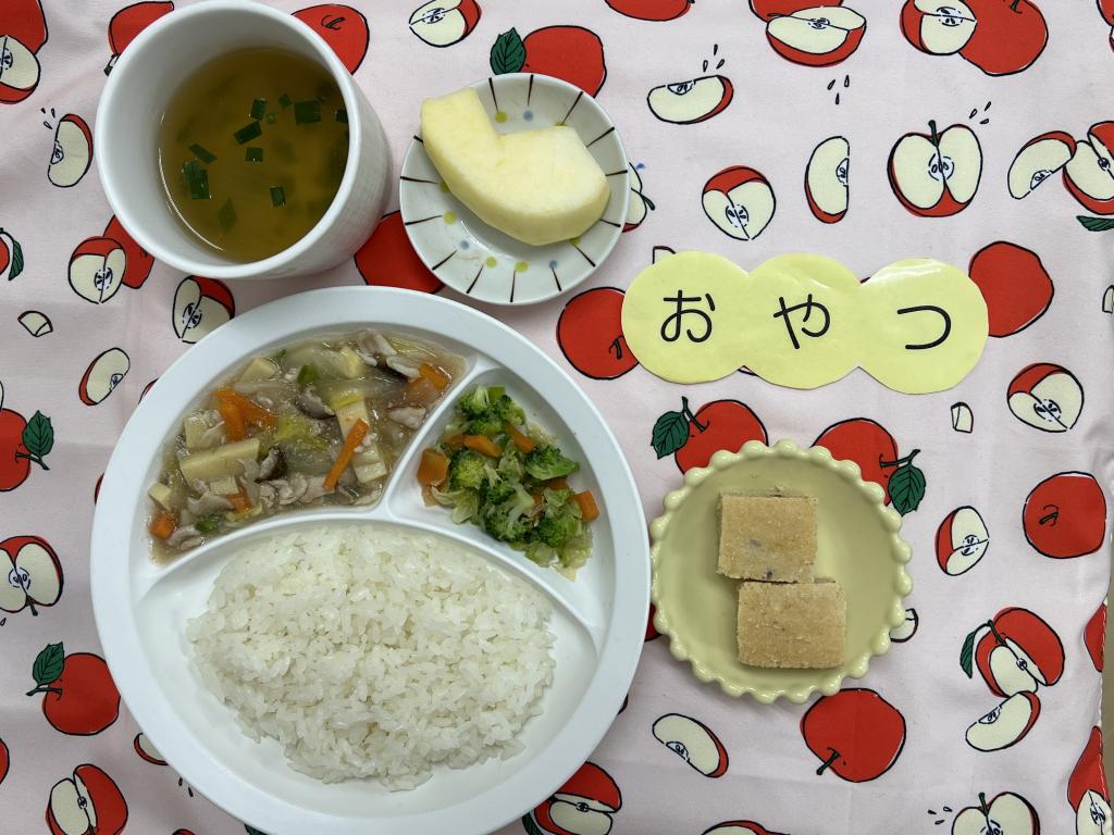 給食